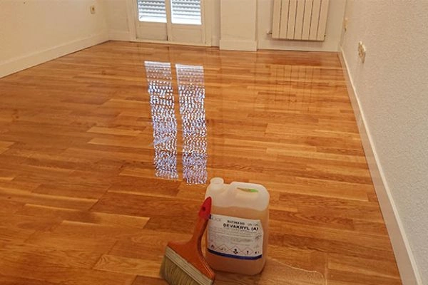 Colocador de parquet barnizado en Pamplona