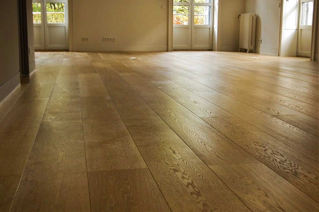 Suelo de parquet renovado por Parquet Pamplona · Navarra