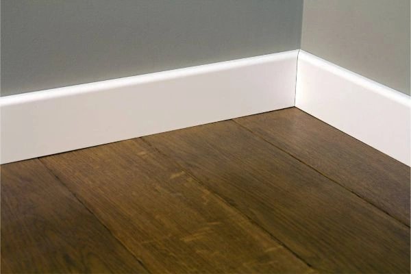 Colocación de parquet, puertas y rodapiés en Pamplona